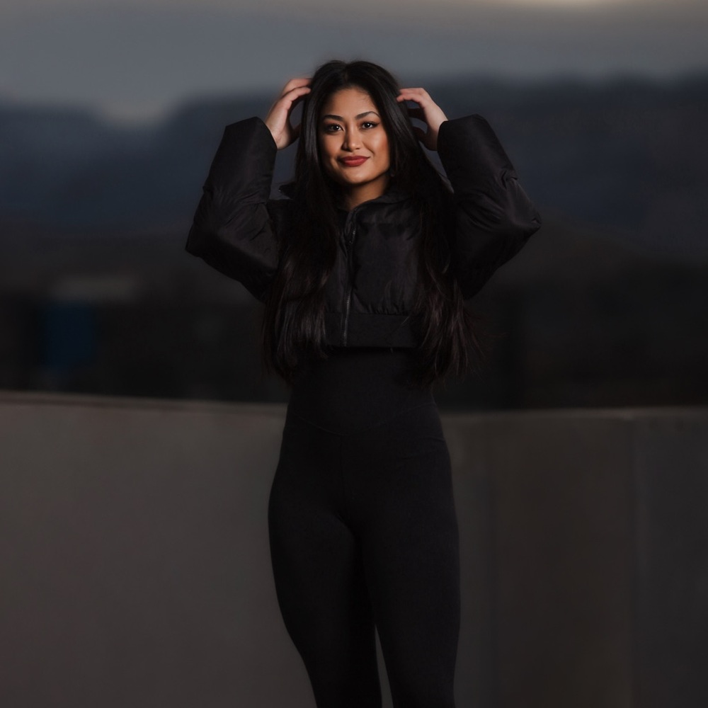 Meet your Posher, Mira